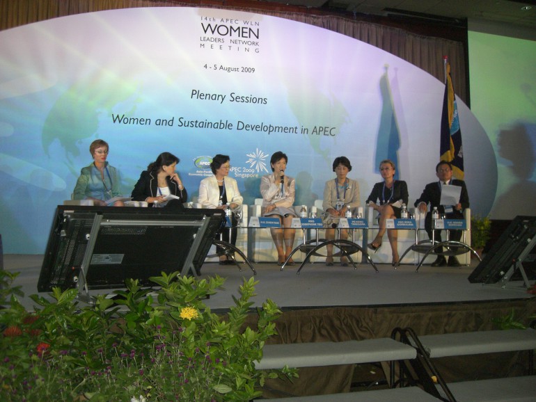 Встреча Сети женщин-лидеров стран АТЭС, Сингапур 2009