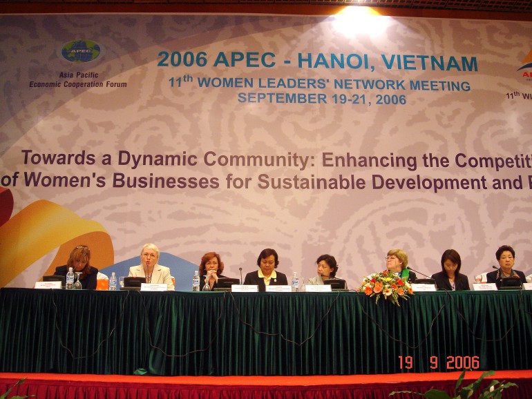 Встреча Сети женщин-лидеров стран АТЭС, Ханой, Вьетнам 2006