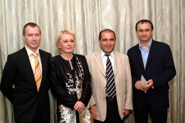с Евгением Мировновым (справа) и Евгением Звягинцевым (слева)