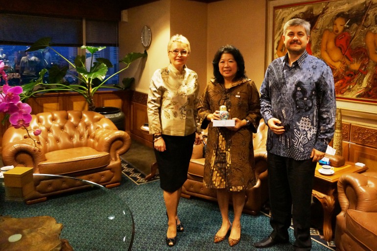 с г-жой Мари Пангисту, Министром туризма и креативной экономики республики Индонезия