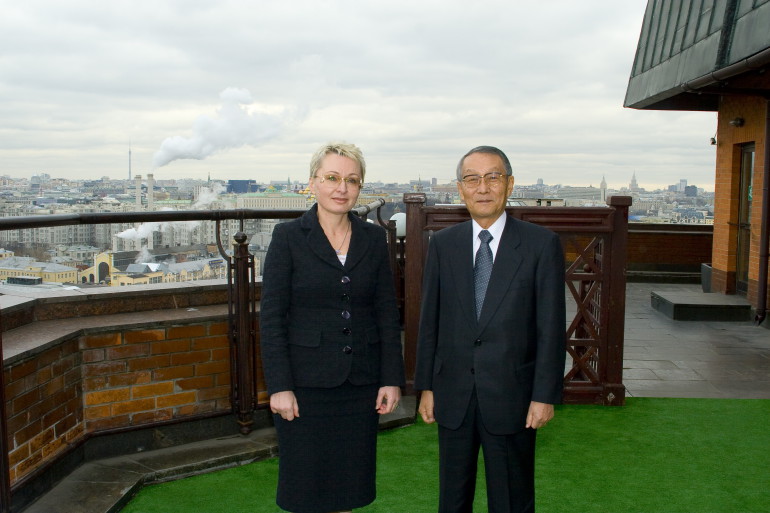 с г-ном Микио Сасаки Президентом и Председателем Mitsubishi Corporation (1)